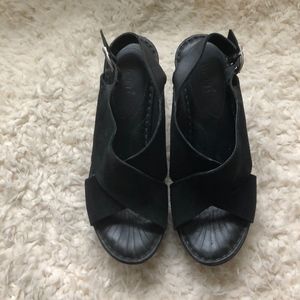 Born wedge sandals 8